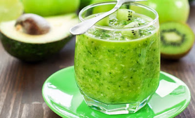 Natural lettuce and kiwi Smoothie diet