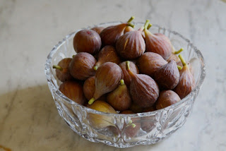 bowl of figs