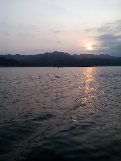 sunset waduk wadaslintang