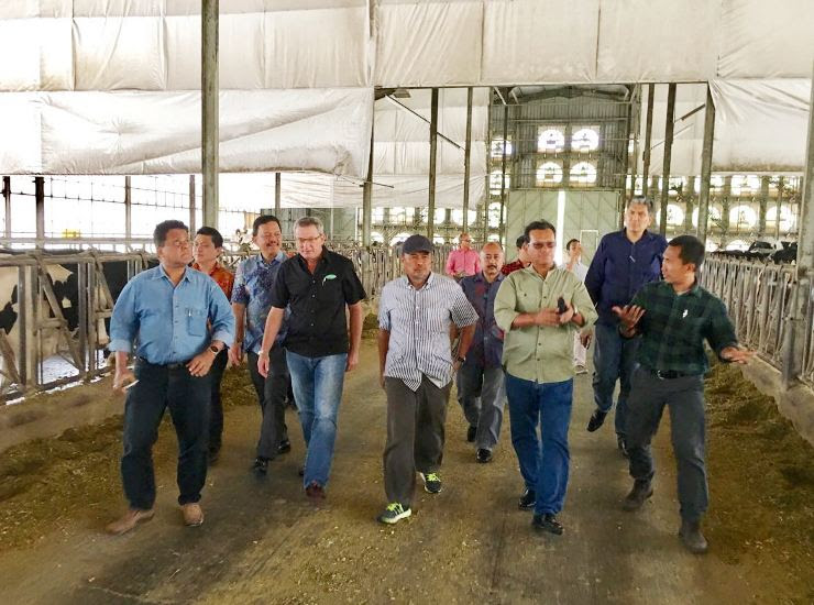 Menteri Malaysia kunjungi gunung kawi jatim
