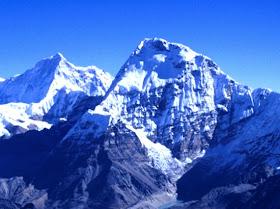 Gunung Annapurna        Tinggi : 8.091m         Lokasi : Nepal