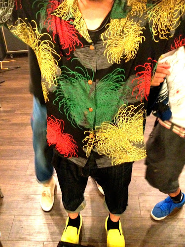 長袖のアロハシャツ