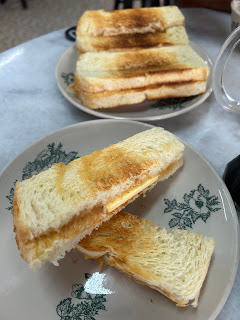 Sarapan Di Kedai Kopi Stesen