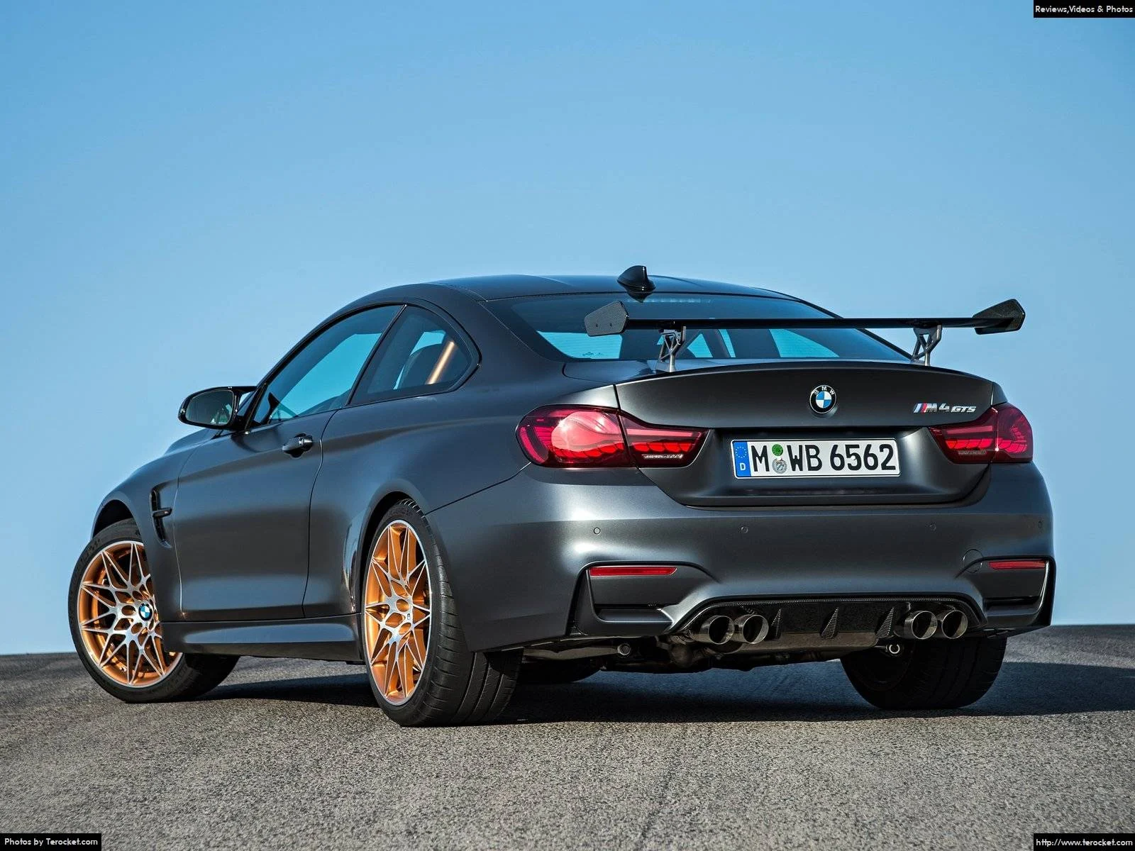 Hình ảnh xe ô tô BMW M4 GTS 2016 & nội ngoại thất