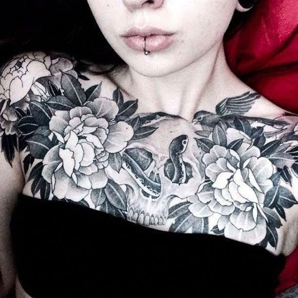 46 tatuagens femininas de diversos estilos e posições para inspirar vocês