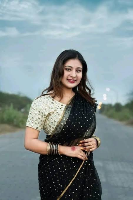 কালো শাড়ি পরা পিক 100+ | Black Sree Pora Meye | মেয়েদের কালো শাড়ি পড়া পিকচার,ছবি