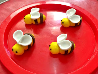 Fondant Bumblebees