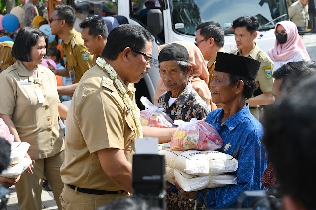 Kunjungan Kerja di Kebumen,Pj Gubernur Jateng Komjen Pol (Purn)Nana Sudjana Berikan Bantun Rp107 Miliar