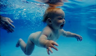 Spencer Elden niño tapa Nevermind piscina durante sesión fotos