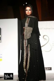 Glamour Model image Black Abaya