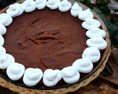 Apple-Butter Pumpkin Pie ♥ KitchenParade.com, a 'cousin' to Thanksgiving's apple pie and pumpkin pie, combining naturally sweetened apple butter and pumpkin purée. Just gorgeous!