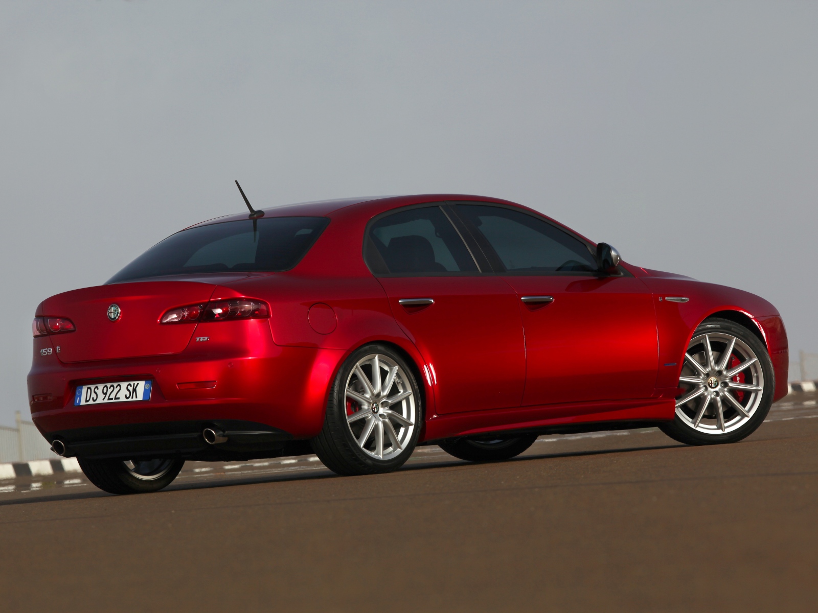 2009 Alfa Romeo 159 Pictures