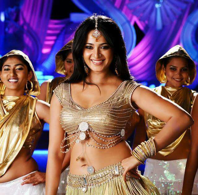 Actress Anushka Shetty Hot navel show-Seducing Pictures