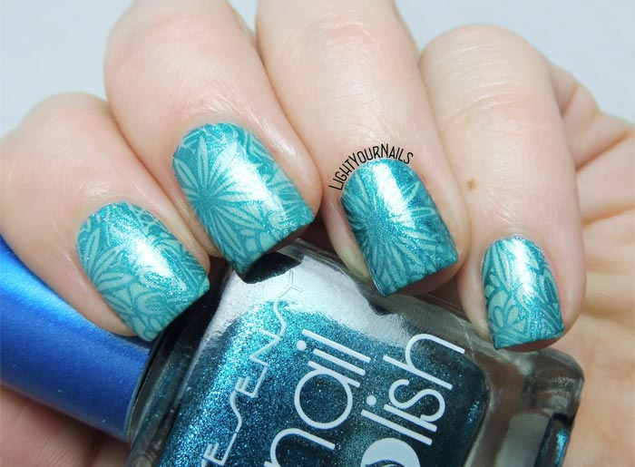 Blue flowers stamping nail art feat. #beautybigbang #nailart #nailstamping #lightyournails