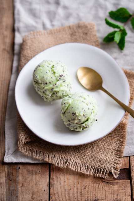 Glace à la menthe et pépites de chocolat