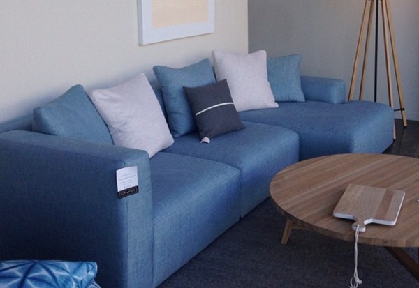 Blue sofas and sectionals for small spaces