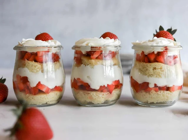 strawberry shortcake trifle