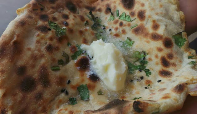 stuffed kulcha,alu kulcha,ambarsari alu kulcha,aloo kulcha