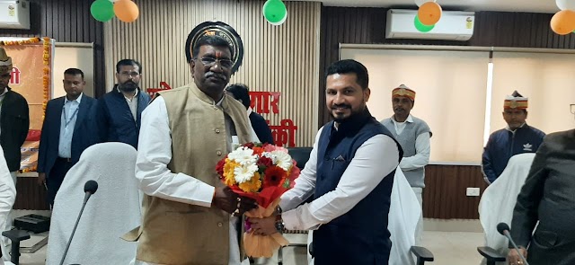 Barabanki: जनहित के कार्यों की प्रगति रिपोर्ट जनप्रतिनिधियों को जरूर दें-राही