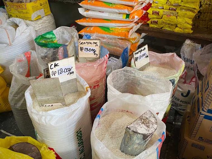 Harga Beras di Pontianak Naik, Warga Mulai Bernafas Lega dengan Kembalinya Stok Beras Subsidi
