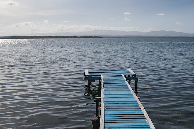 Un quai dans la baie de Cienfuegos