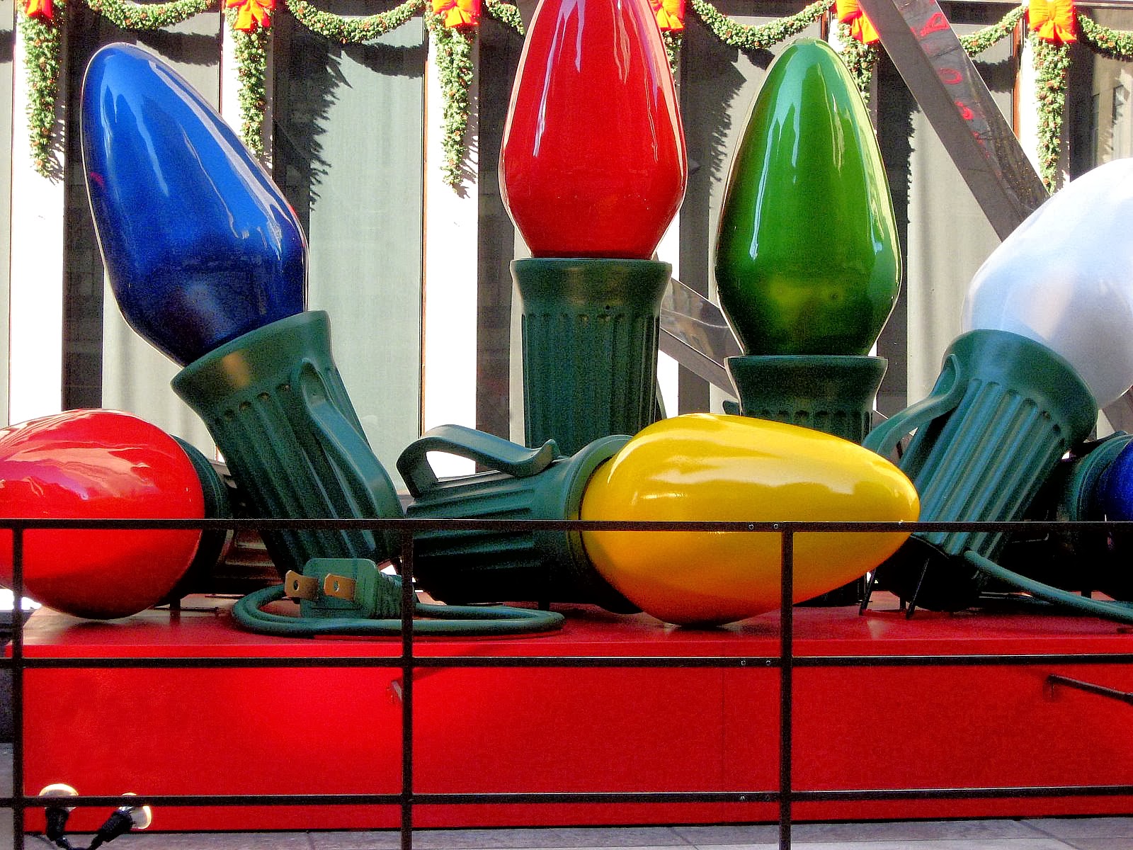 Christmas Light Bulbs, Giant string of old fashion Christmas Light ...