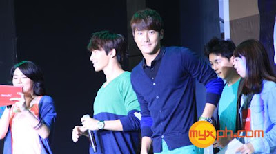 Siwon and Donghae at Trinoma Bench Event