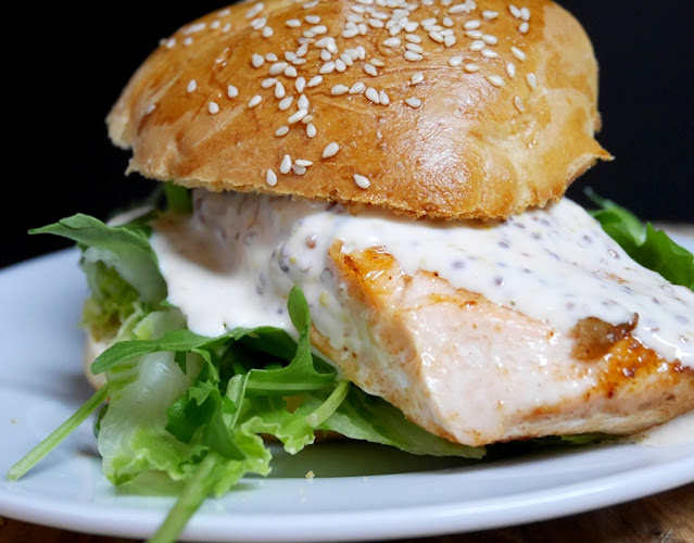 Lachs-Burger