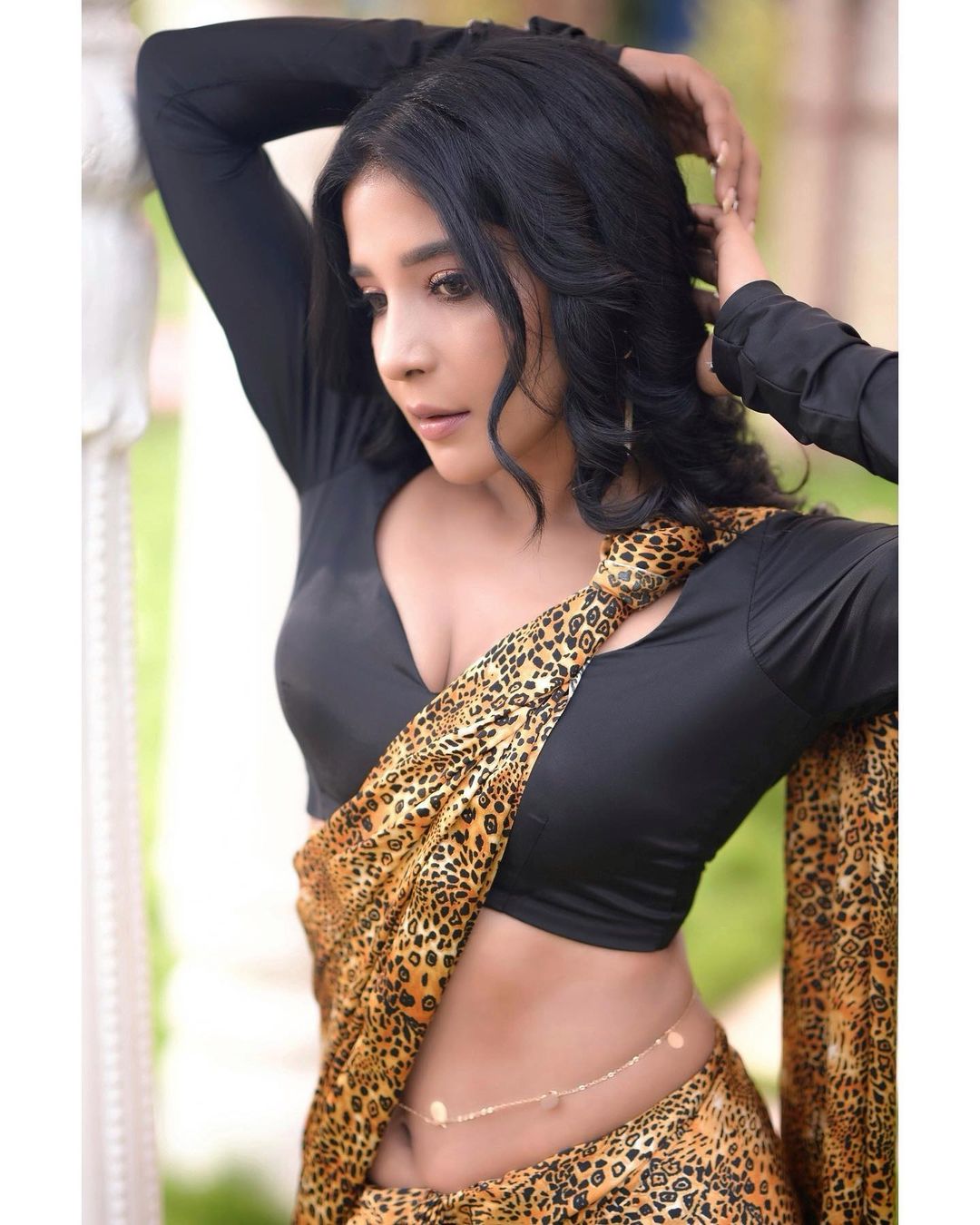 Actress Sakshi Agarwal Latest Hot Navel and Cleavage Show in Saree