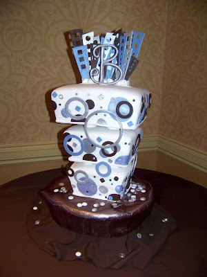 art blue wedding cake