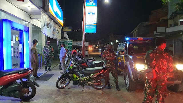 Sambagi Fasum dan Fasos, aparat gabungan Polokarto tegakkan PPKM Level 3