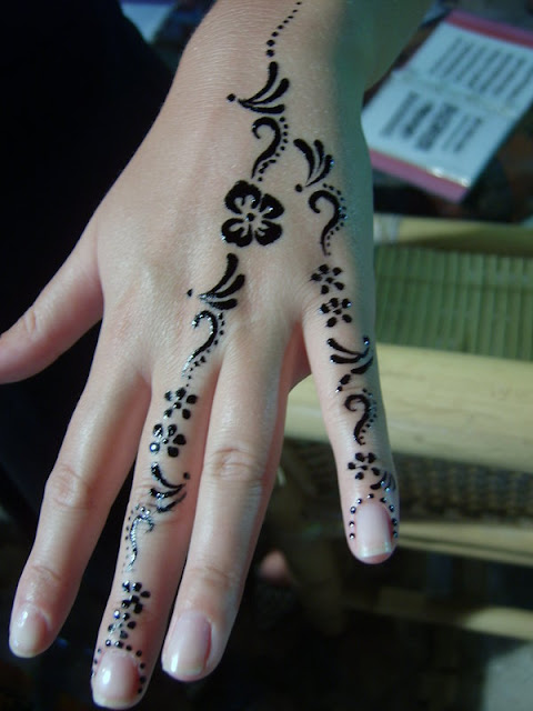 Latest Hands Mehndi designs 2013