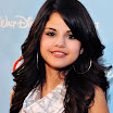 A Cute Hairstyle Idea to Steal From Selena Gomez