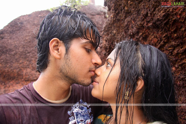 amala paul aka anakha hot kissing scene