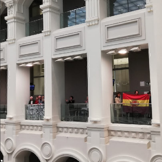 Madrid: Desalojan a víctimas del franquismo por interrumpir el Pleno del Ayuntamiento 