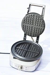 Small open waffle iron