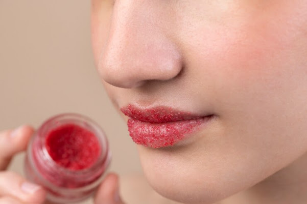 pocket-3-ways-to-exfoliate-lips-to-solve-dark-lips-to-help-pink-lips