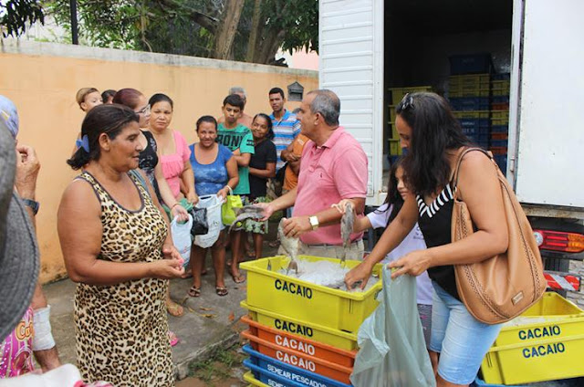  http://vnoticia.com.br/noticia/2506-video-distribuicao-gratuita-de-peixes-em-sao-francisco-de-itabapoana