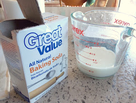 Making sour milk with baking soda and milk from www.anyonita-nibbles.com