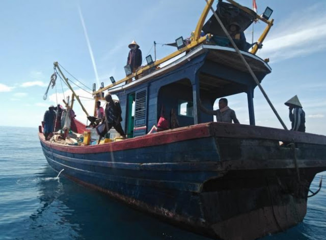 Tim Gabungan Dinas Kelautan, Polisi dan TNI-AL Patroli Illegal Fishing di Perairan Aceh Utara.lelemuku.com.jpg