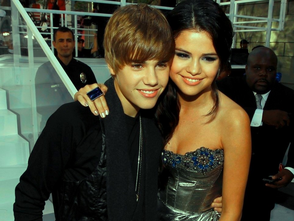 selena gomez and justin bieber dating. selena gomez and justin bieber