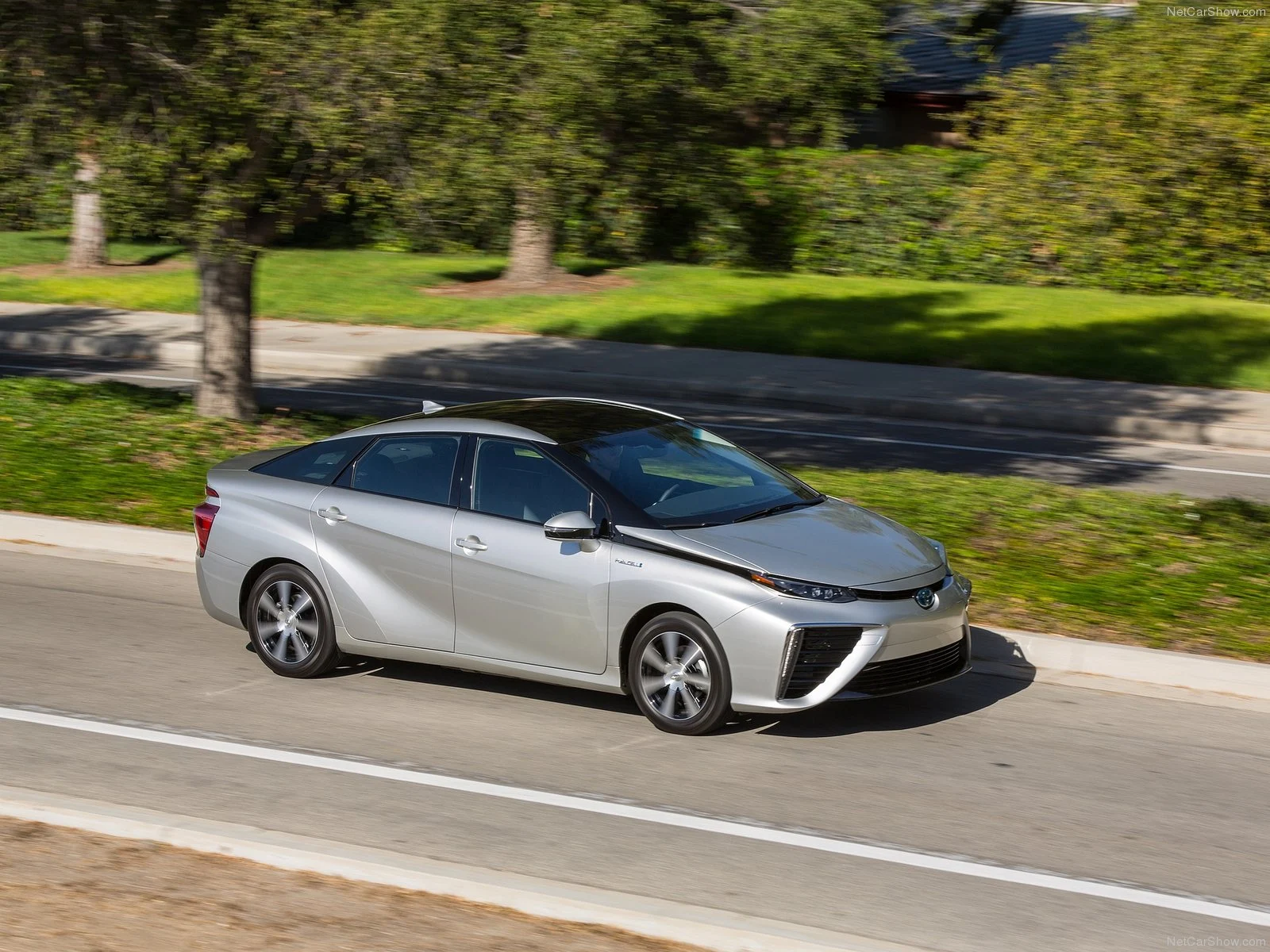 Hình ảnh xe ô tô Toyota Mirai 2016 & nội ngoại thất