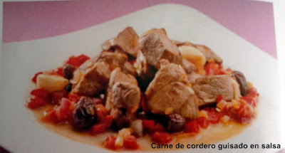 Carne de cordero guisado en salsa