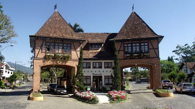 Explorando o Encanto Pomerano em Pomerode, Santa Catarina: Uma Jornada Cultural e Histórica