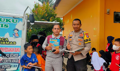 Meningkatkan Minat Baca Anak, Personel Polres Natuna Hadirkan Perpustakaan Ke Tiap Desa