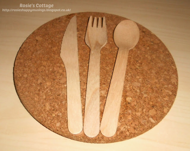 How tiny changes really can make a big difference to how we impact the world around us - Why use plastic, throwaway cutlery when eating away from home?  Bamboo cutlery (either packed with your lunch or kept in your bag or your desk at work?) makes the perfect replacement and it's sustainable too.🌍💖