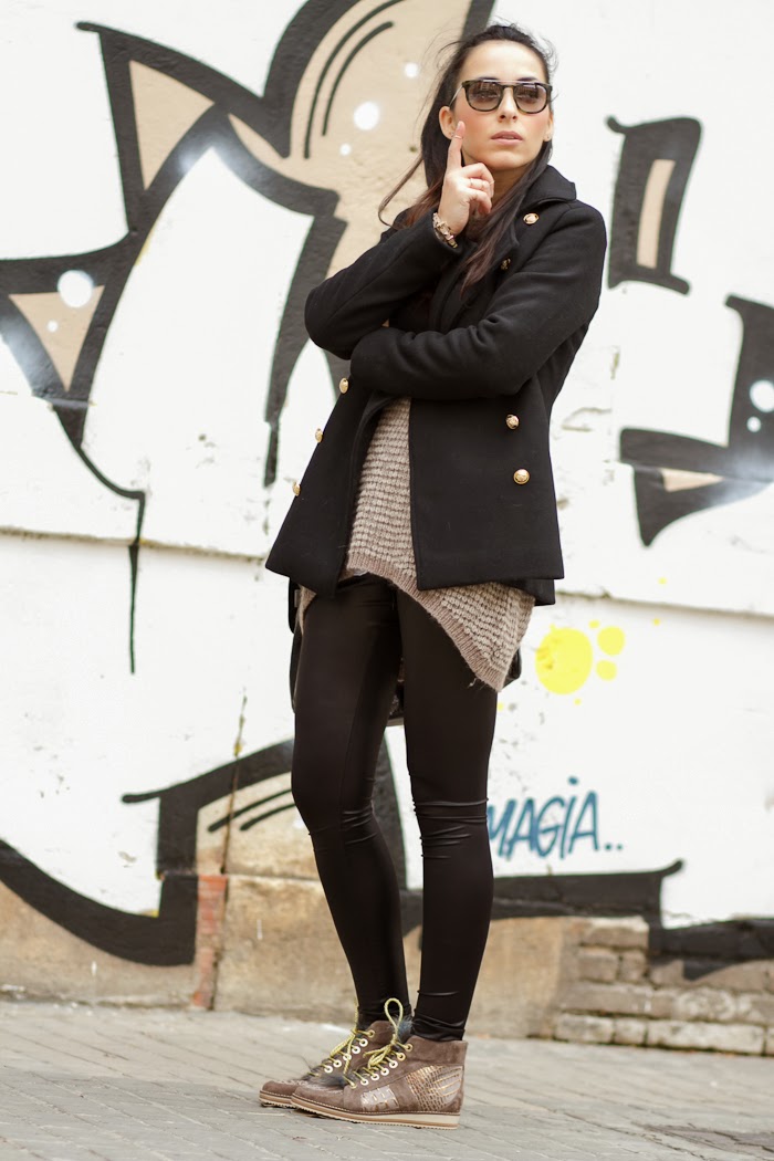 Fashion Look with coat, leggins and sneakers Made In Spain