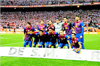 F. C. BARCELONA - Barcelona, España - Temporada 2011-12 - Pedro, Mascherano, Pinto, Sergio Busquets y Gerard Piqué; Messi, Alexis Sánchez, Adriano, Montoya, Iniesta y Xavi - F. C. BARCELONA 3 (Pedro 2 y Messi) ATHLETIC CLUB DE BILBAO 0 - 25/05/2012 - Copa del Rey, final - Bilbao, Vizcaya, estadio de San Mamés - El F. C. Barcelona gana su 26º título de Copa