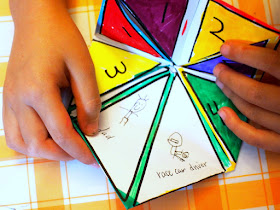 "When I Grow Up" Activity- Make Fortune tellers with preschoolers- Easy activity with printable too!