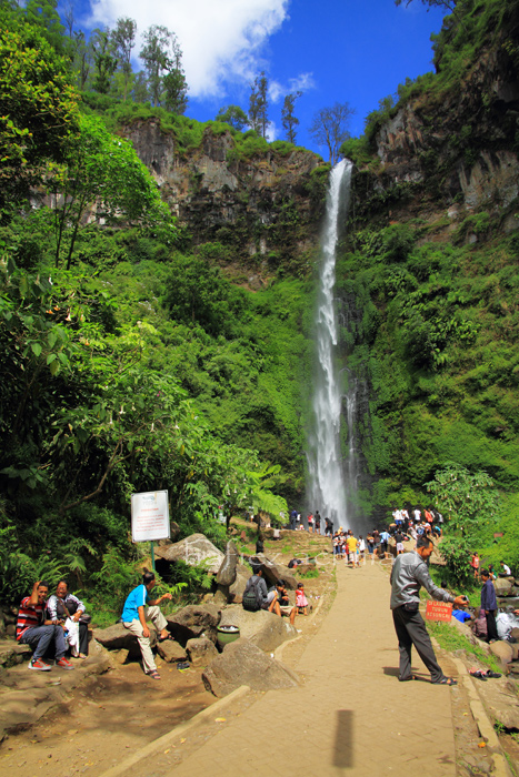 PESONA INDONESIA PESONA WISATA iAIRi TEJUN iCOBANi iRONDOi DI MALANG